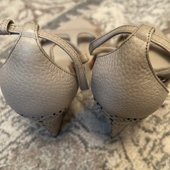 Burberry Prosum Wedge - Picture 7 of 8